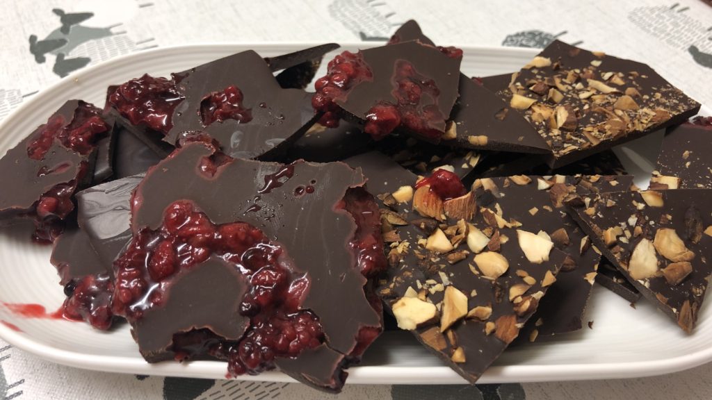 Homemade-Fresh-Raspberry-and-Almond-Dark-Chocolate